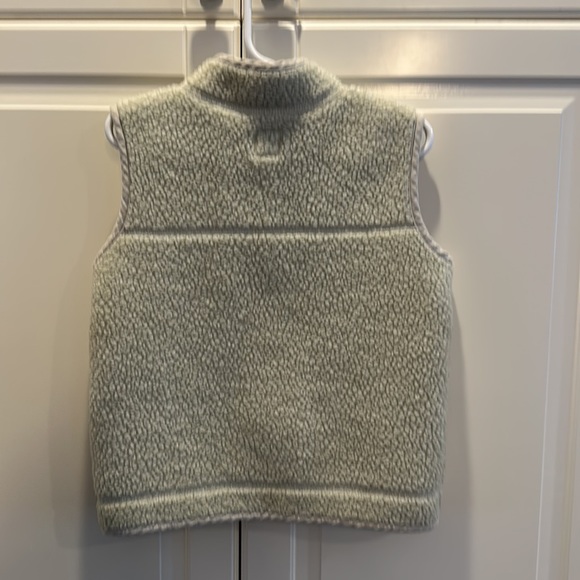 Baby Gap toddler 2 years Sherpa vest - Picture 2 of 3